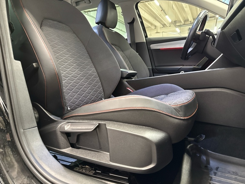 SEAT Leon Sportstourer vaihtoauto