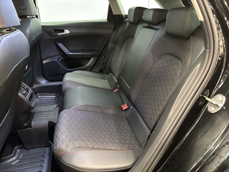 SEAT Leon Sportstourer vaihtoauto