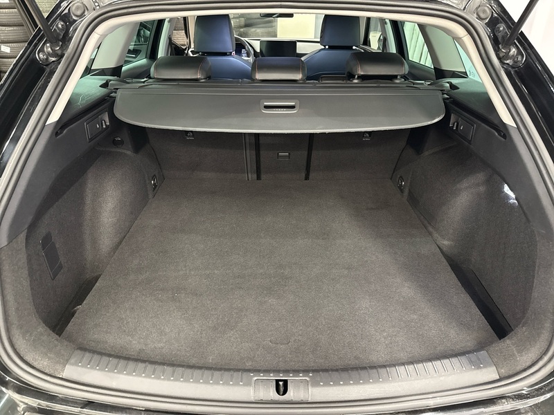 SEAT Leon Sportstourer vaihtoauto