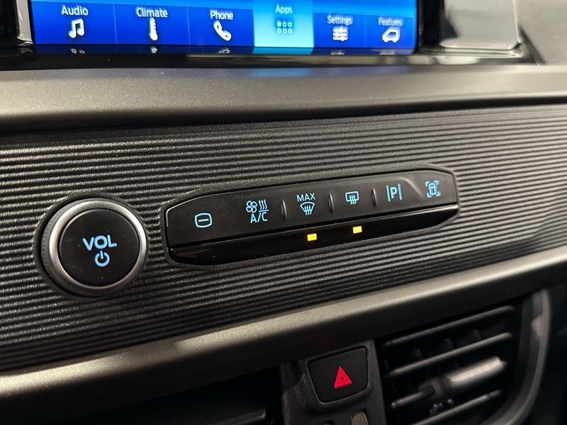 Ford Transit Courier vaihtoauto