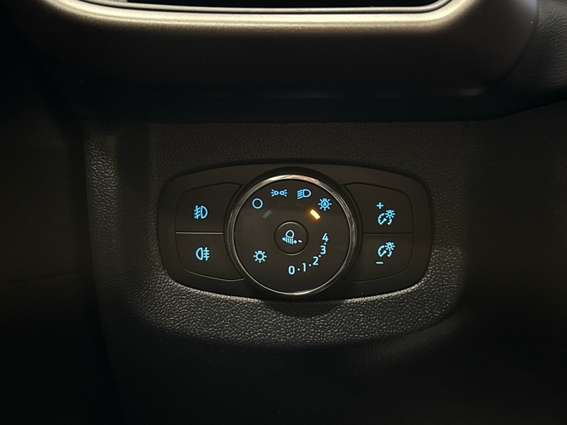 Ford Transit Courier vaihtoauto