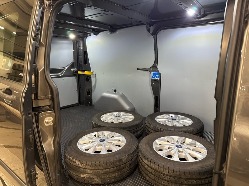 Ford Transit Custom vaihtoauto