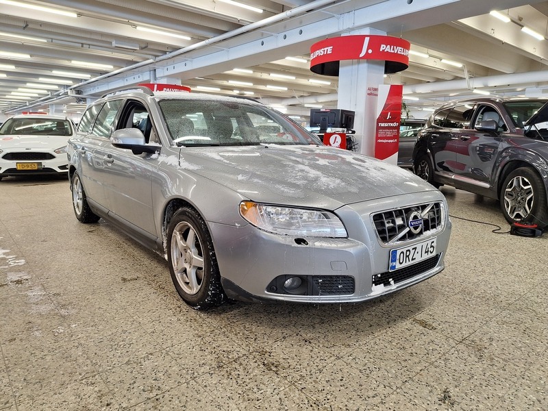 Volvo V70 vaihtoauto