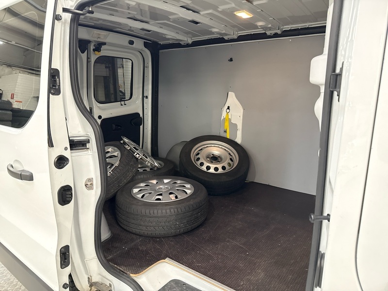 Opel Vivaro vaihtoauto