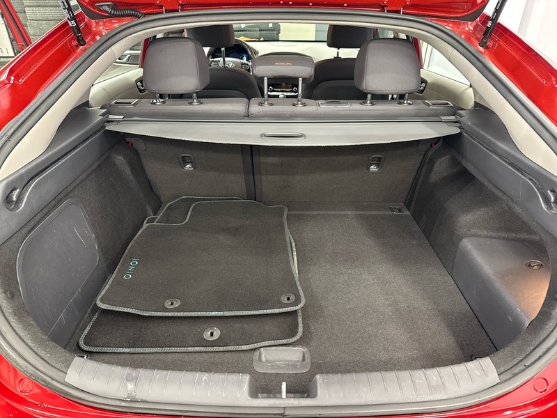 Hyundai IONIQ plug-in vaihtoauto