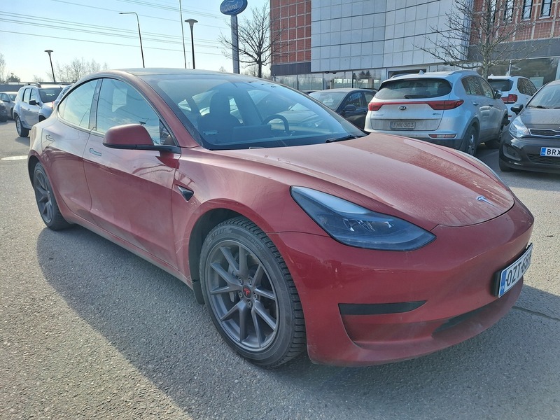 Tesla Model 3 vaihtoauto