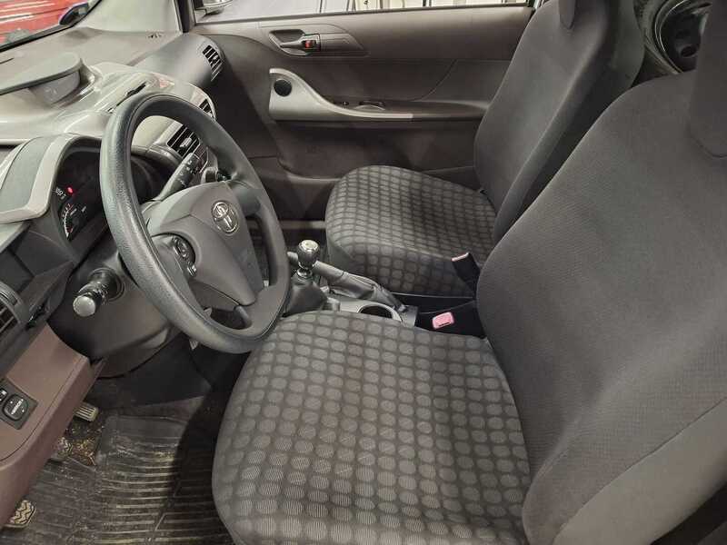 Toyota iQ vaihtoauto