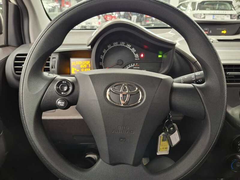 Toyota iQ vaihtoauto