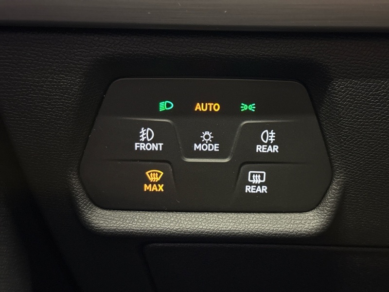 SEAT Leon Sportstourer vaihtoauto