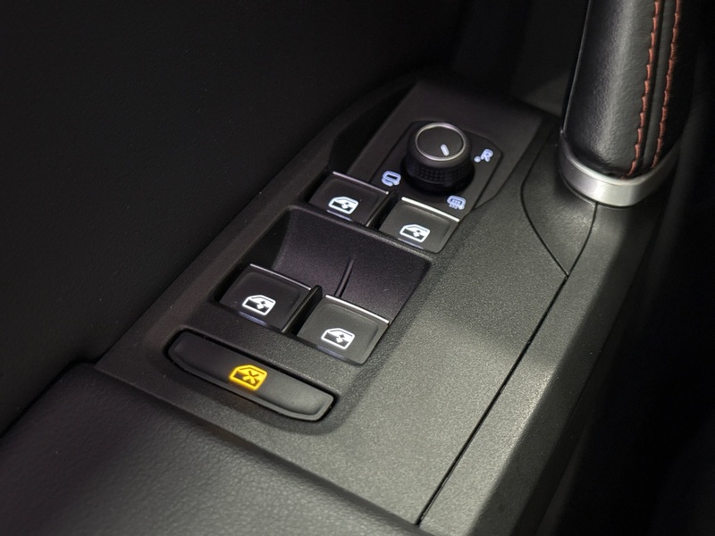 SEAT Leon Sportstourer vaihtoauto