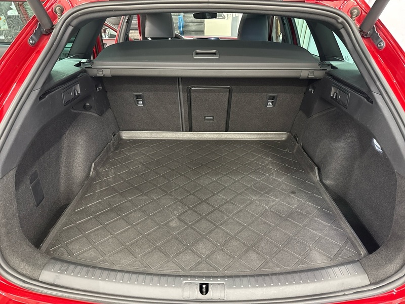 SEAT Leon Sportstourer vaihtoauto