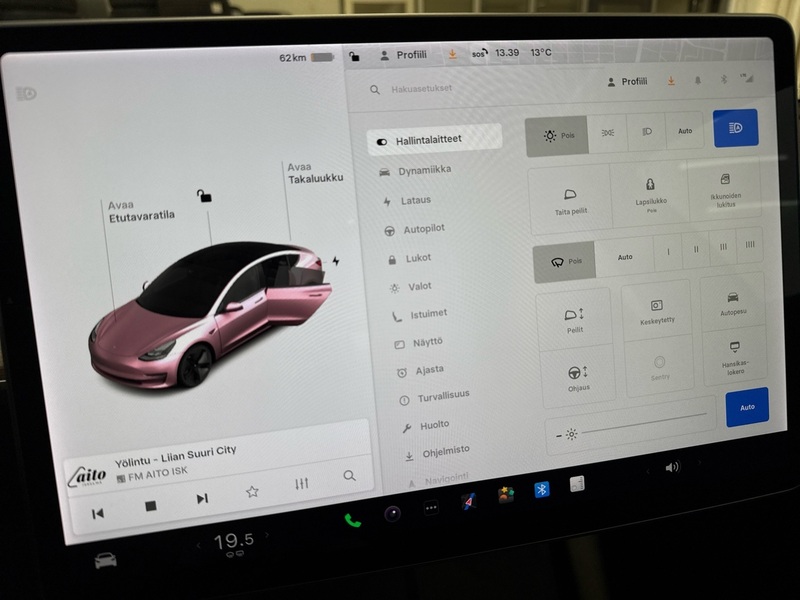 Tesla Model 3 vaihtoauto