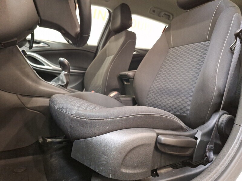 Opel Astra vaihtoauto