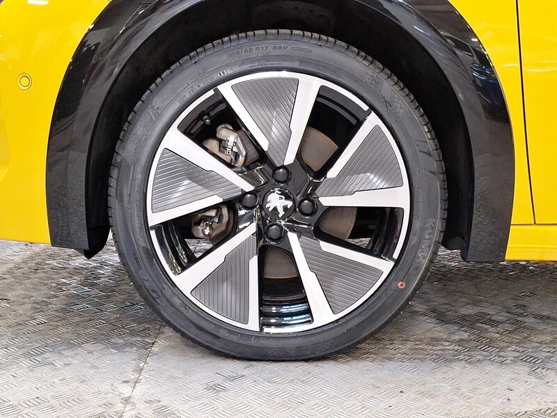 Peugeot e-208 vaihtoauto
