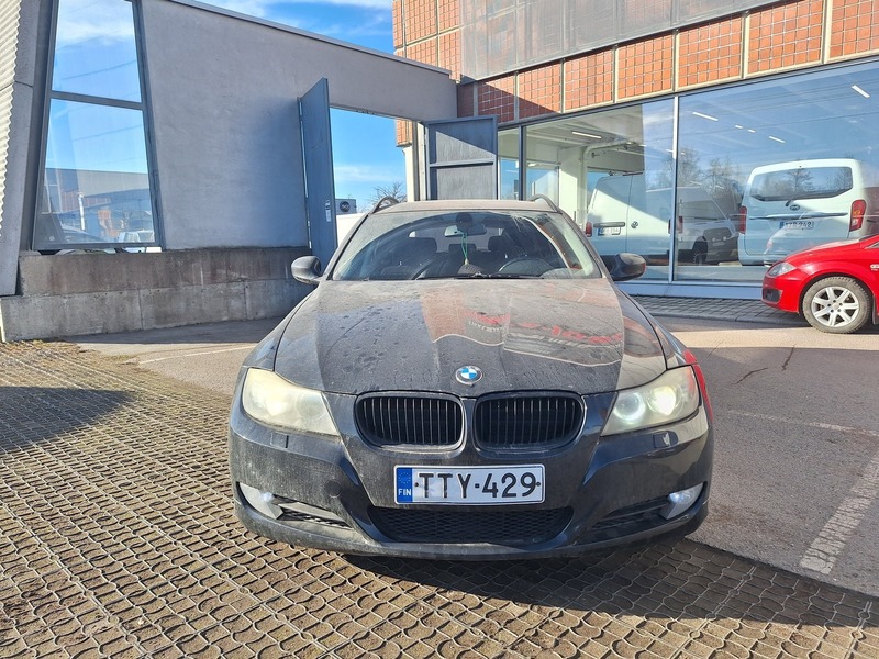 BMW 320 vaihtoauto