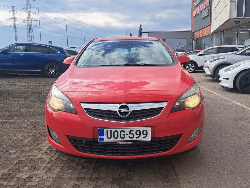 Opel Astra vaihtoauto