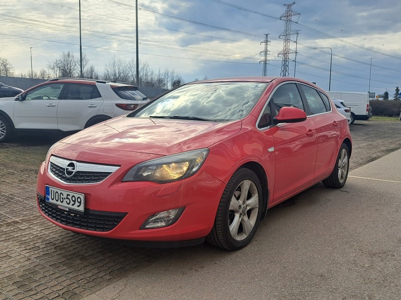 Opel Astra vaihtoauto