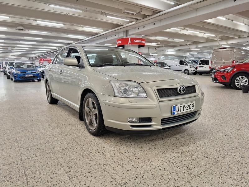 Toyota Avensis vaihtoauto