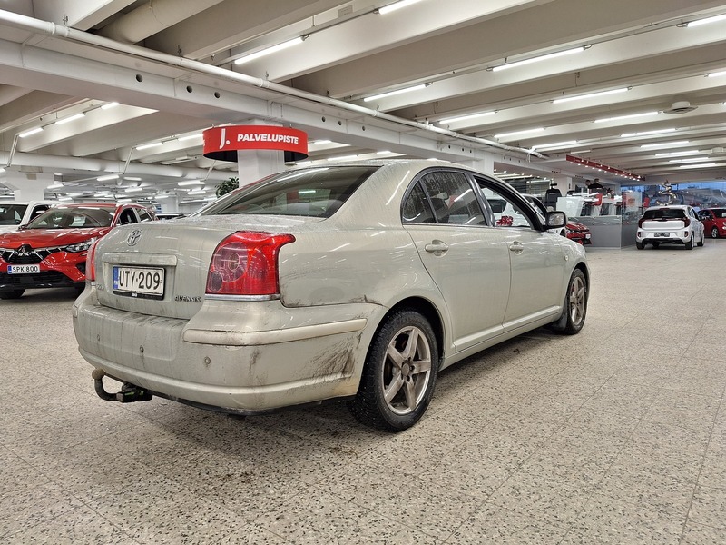 Toyota Avensis vaihtoauto