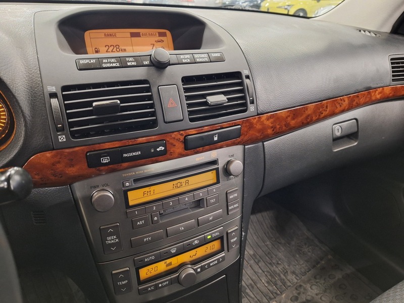 Toyota Avensis vaihtoauto