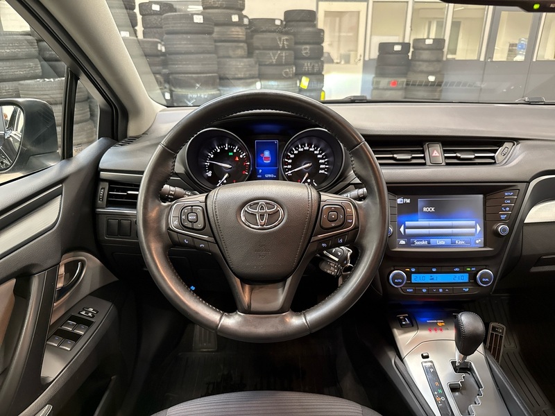 Toyota Avensis vaihtoauto