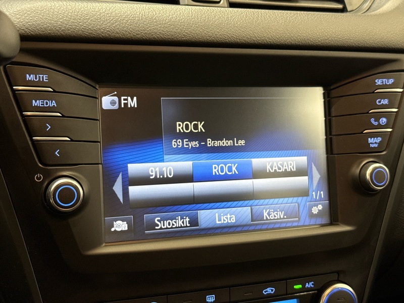 Toyota Avensis vaihtoauto