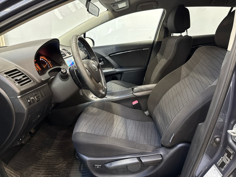 Toyota Avensis vaihtoauto