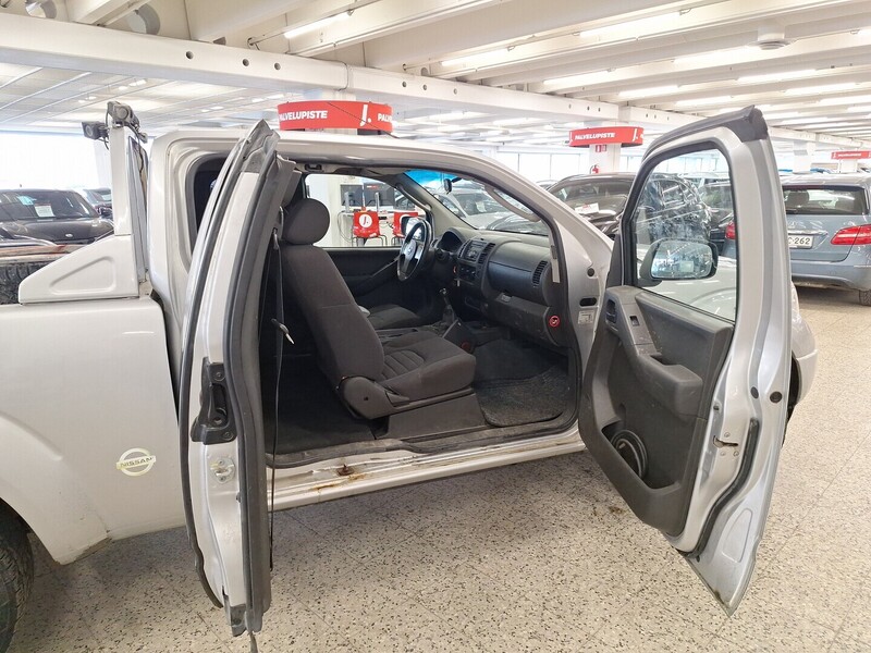 Nissan Navara vaihtoauto