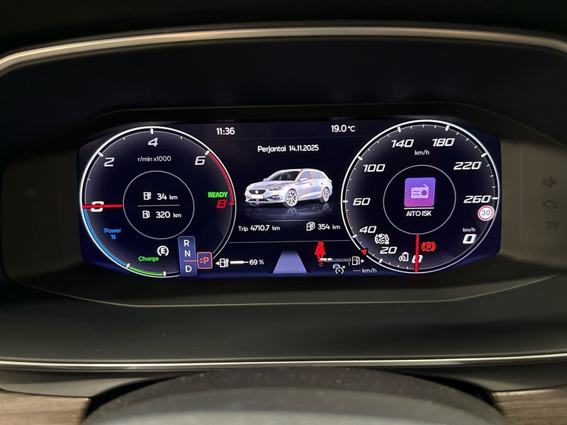 SEAT Leon Sportstourer vaihtoauto