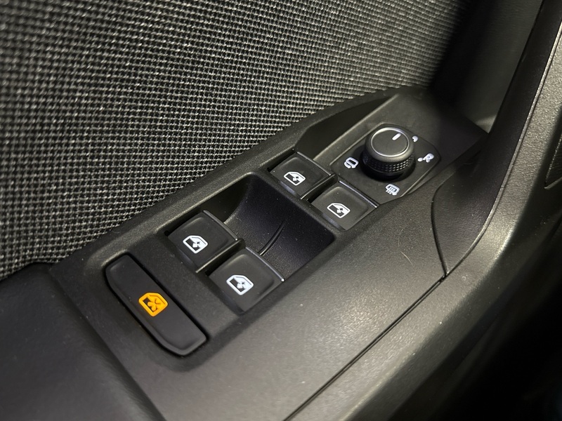 SEAT Leon Sportstourer vaihtoauto