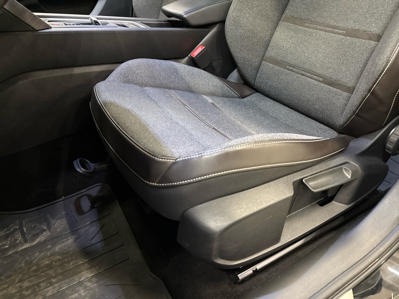 SEAT Leon Sportstourer vaihtoauto