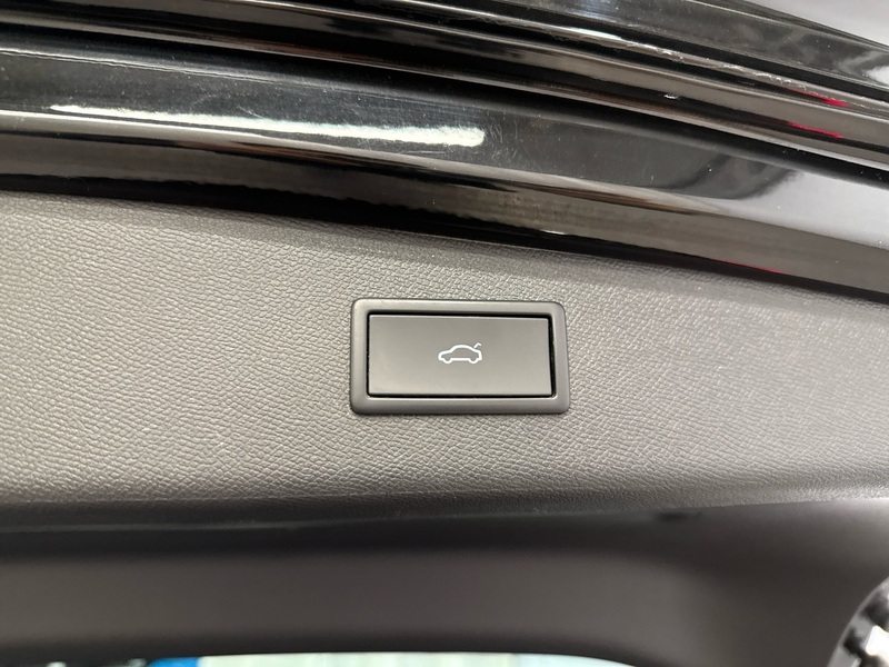 SEAT Leon Sportstourer vaihtoauto