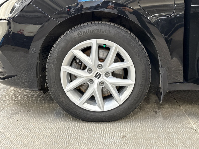 SEAT Leon Sportstourer vaihtoauto