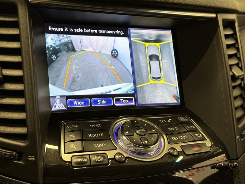 Infiniti FX30d vaihtoauto