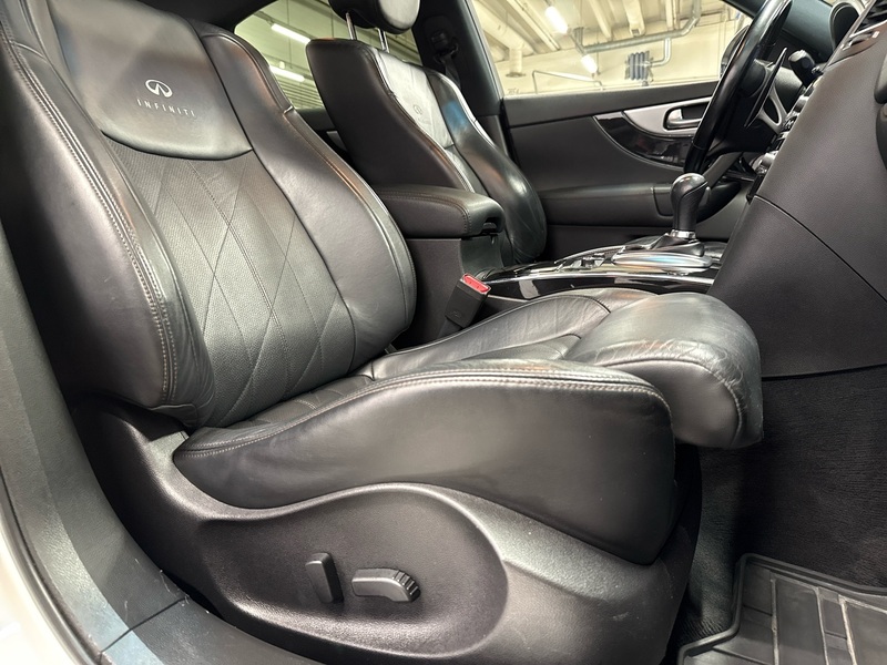 Infiniti FX30d vaihtoauto