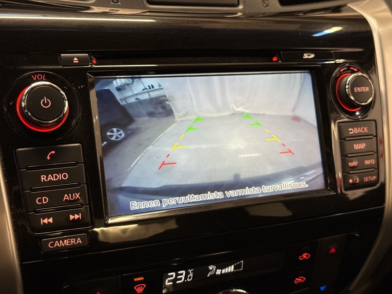 Nissan Navara vaihtoauto