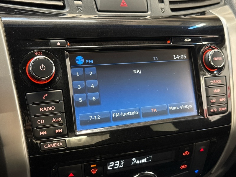 Nissan Navara vaihtoauto