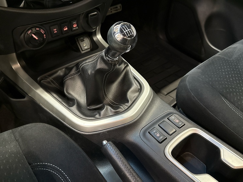 Nissan Navara vaihtoauto