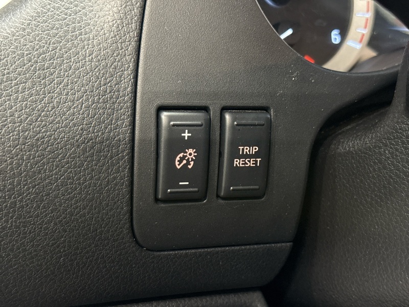 Nissan Navara vaihtoauto