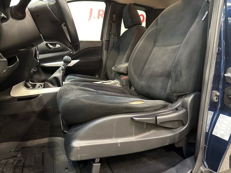 Nissan Navara vaihtoauto