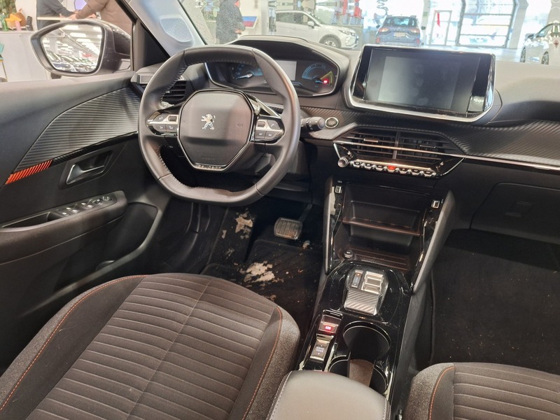 Peugeot e-208 vaihtoauto