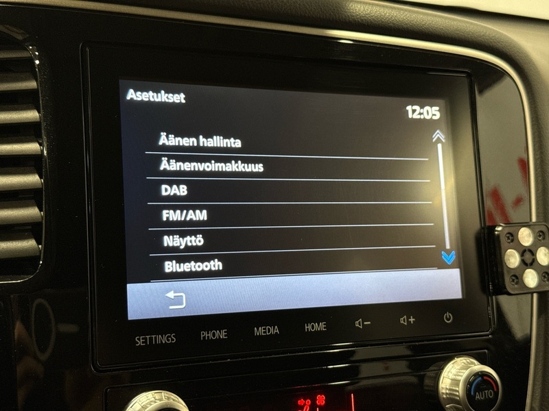 Mitsubishi Outlander PHEV vaihtoauto