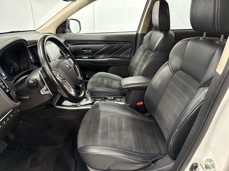 Mitsubishi Outlander PHEV vaihtoauto