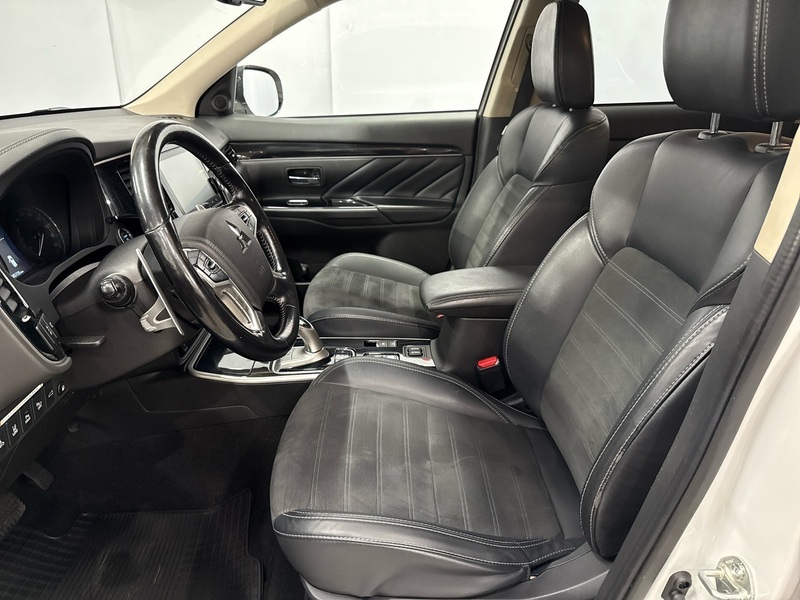 Mitsubishi Outlander PHEV vaihtoauto