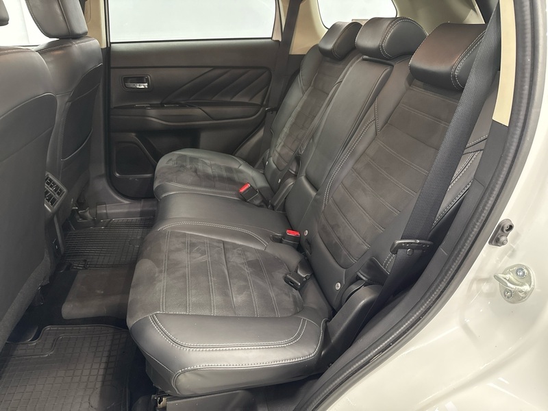 Mitsubishi Outlander PHEV vaihtoauto