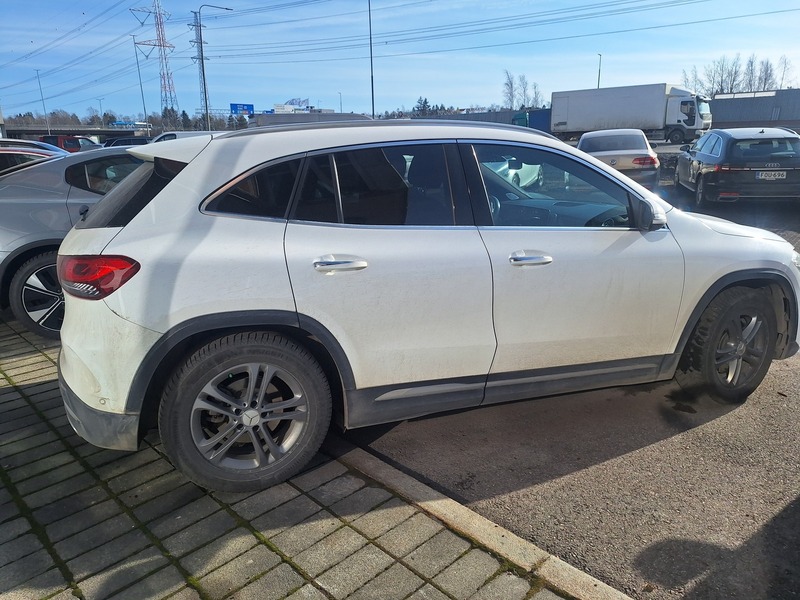 Mercedes-Benz GLA vaihtoauto