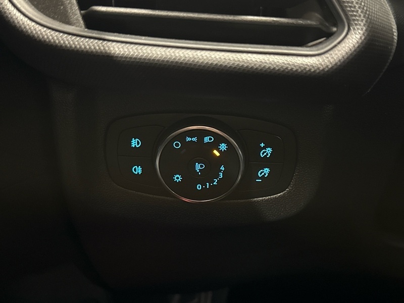 Ford Tourneo Courier vaihtoauto