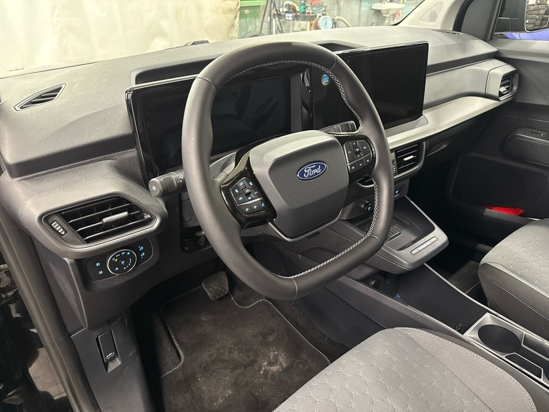 Ford Tourneo Courier vaihtoauto