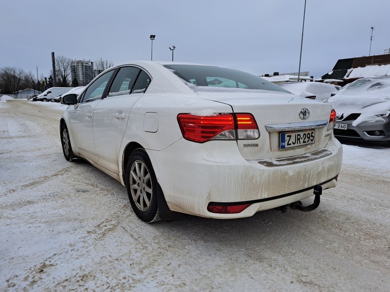 Toyota Avensis vaihtoauto