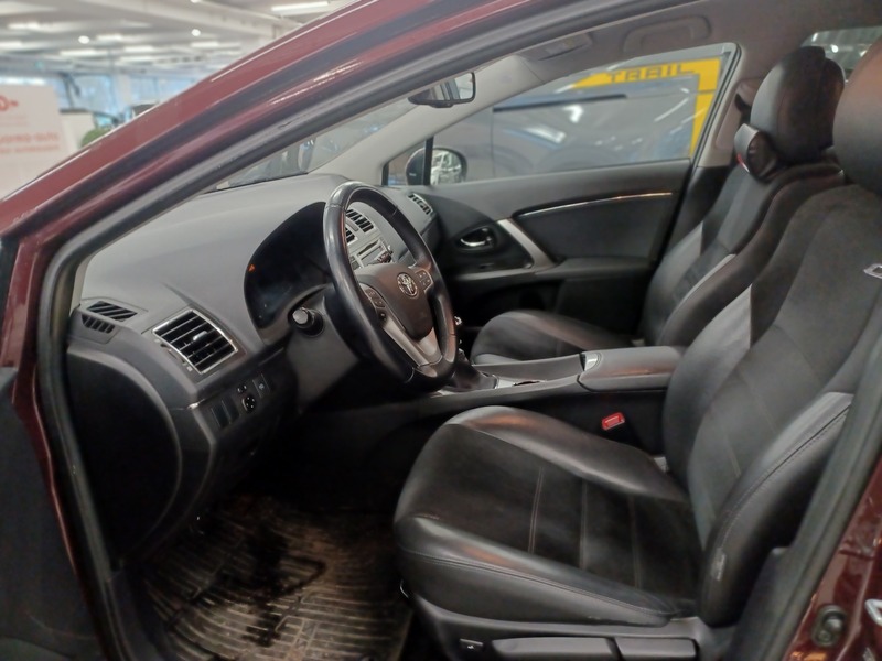 Toyota Avensis vaihtoauto